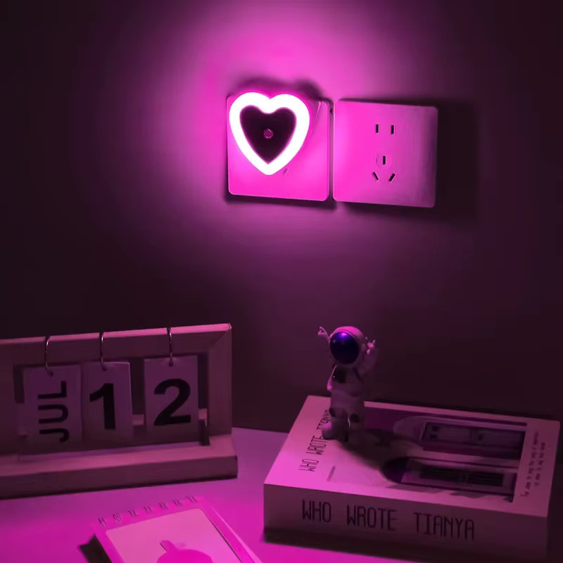 Feimefeiyou LED Mini Nachtlicht in Herzform mit Lichtsensor für Kinderzimmer und Schlafzimmer - Bild 2
