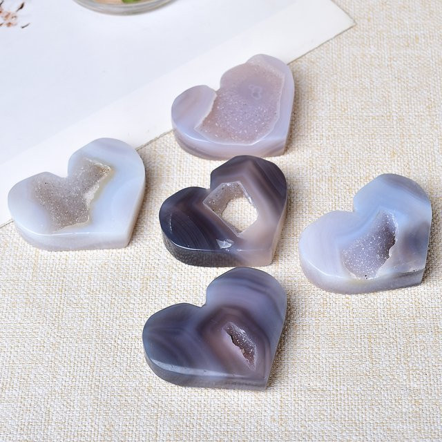 Natürliche Liebesjade-Scheiben als Worry Stone Kristallornamente zur Tischdekoration - Bild 1
