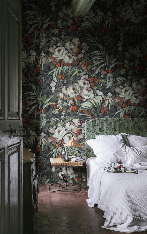 Rebel Walls Mural Dazzling Foliage Lush Wandtattoo in Grün, Rot und Multicolour im Vintage-Floral-Stil - Bild 1