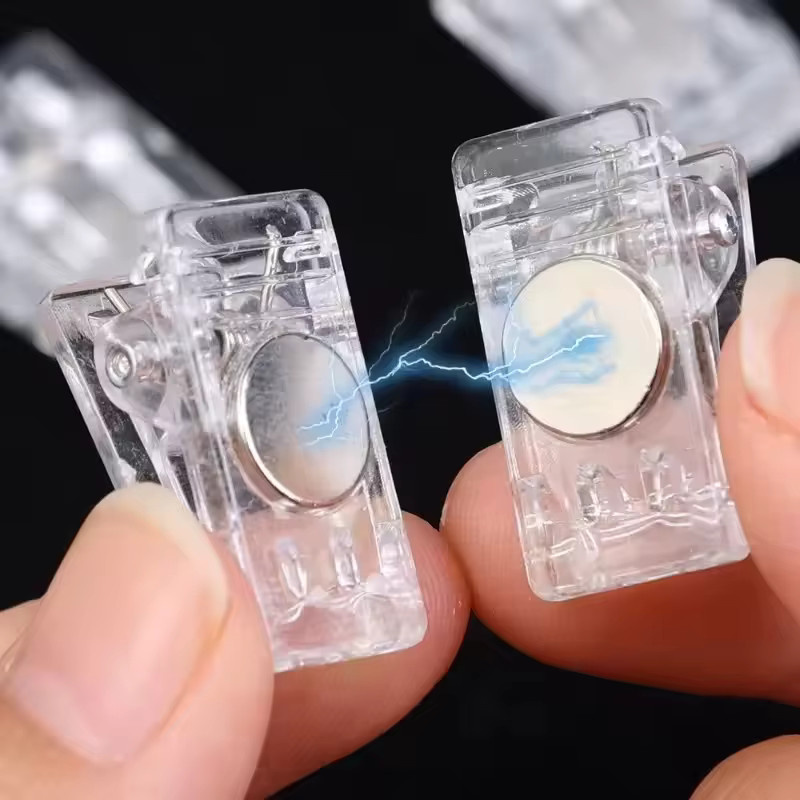 Magnetischer Aufhängclip aus Kunststoff in Transparent zur Aufbewahrung von Fotos und Postern - Bild 3