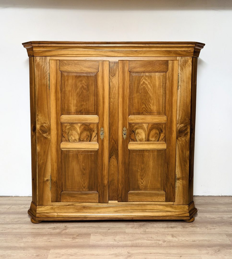 Biedermeier Schrank aus Nussbaum von Antikhof Brück, Farbe Braun, B/T/H: 67 x 67 x 199 cm - Bild 1