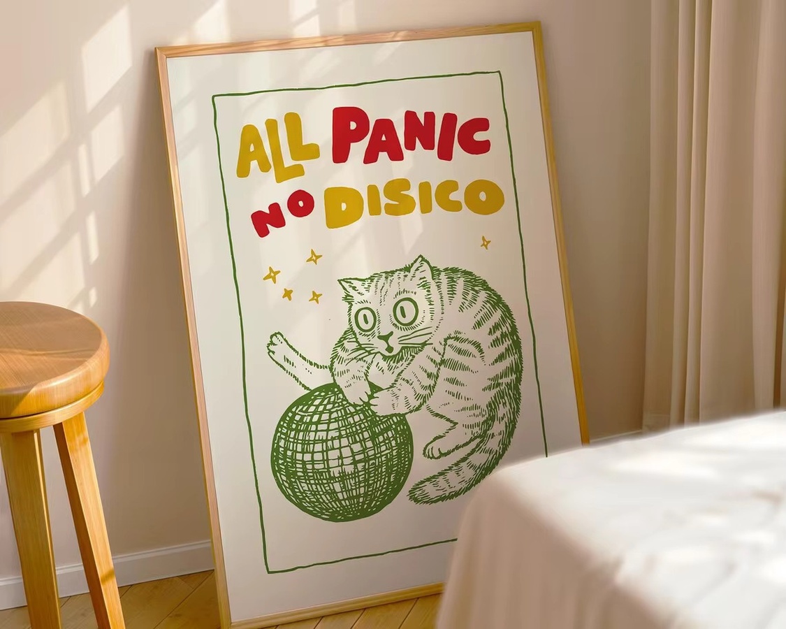 All Panic No Disco Retro Poster mit Katzen und Discokugel in Mehrfarbig als Wanddeko aus Papier - Bild 2