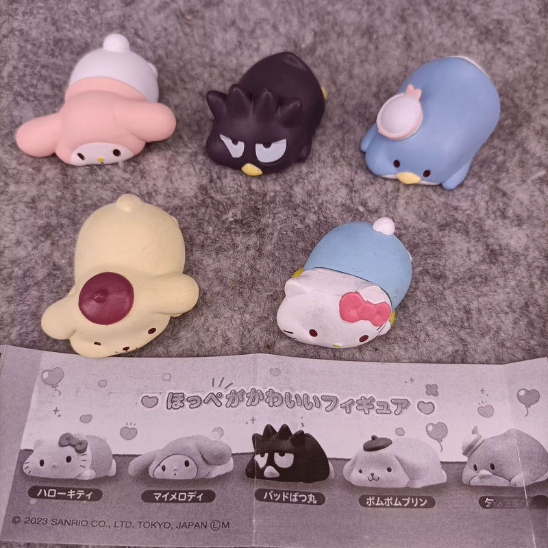 Sanrio Anime Figuren Set mit Hello Kitty, Badtz-Maru, Pompompurin und My Melody in Mehrfarbig - Bild 3