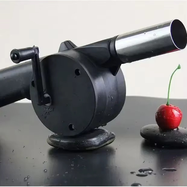 Manuelles Grillgebläse in Schwarz zur Holzkohle-Zündung mit Handkurbel - Bild 3