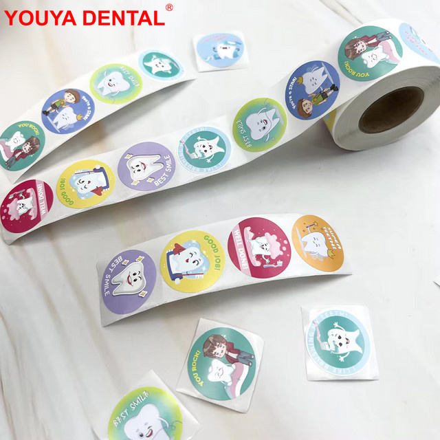 YOUYA DENTAL Cartoon Dental Aufkleber in Mehrfarbig für Wand und Kühlschrank, 500 Stück pro Rolle - Bild 1