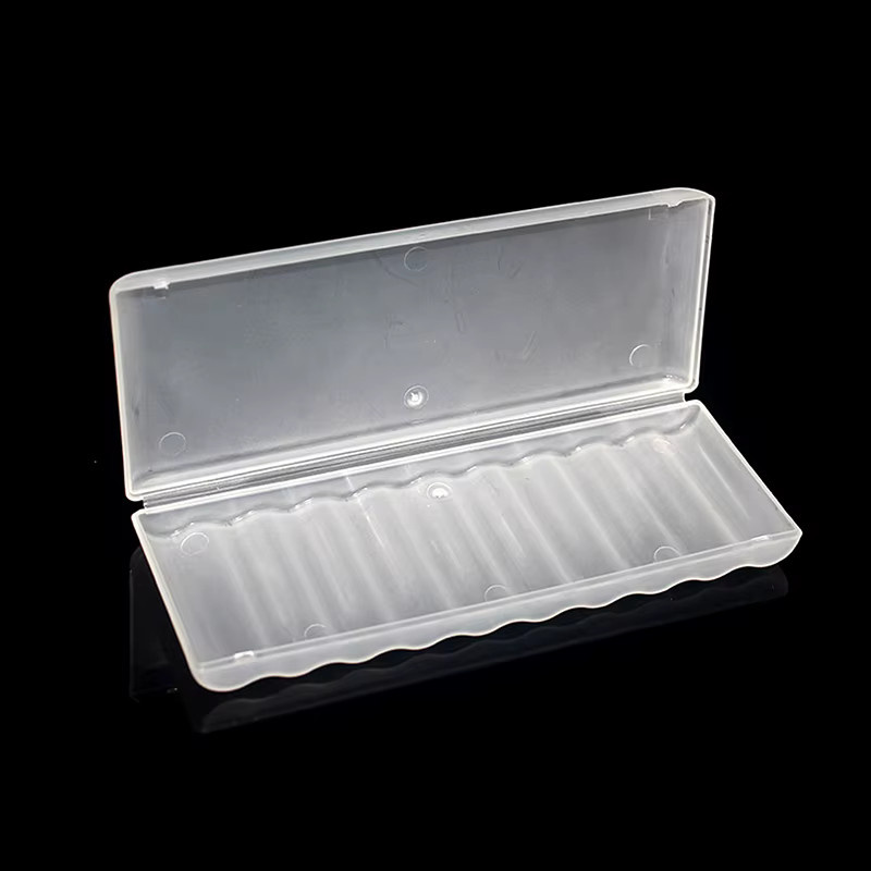 Transparenter Batterie-Organizer aus Kunststoff mit 10 Fächern für AAA und AA Batterien sowie Zubehör - Bild 1