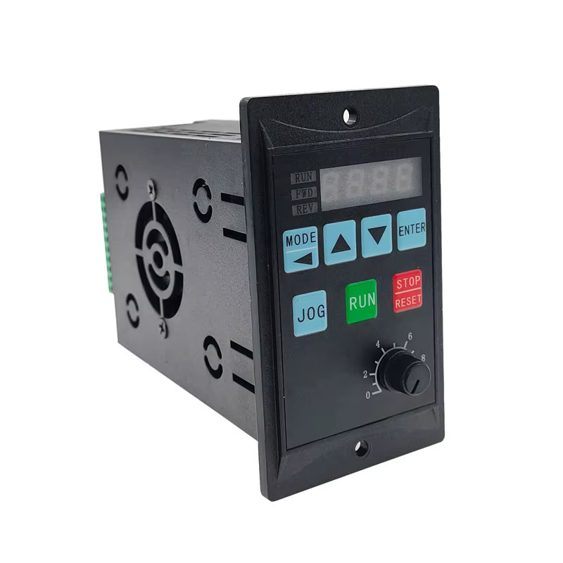 CNMAWAY Frequenzumrichter Wechselrichter mit RS485, 1,5 kW, einphasiger Eingang 220 V und 3-Phasen-Ausgang, Schwarz - Bild 2