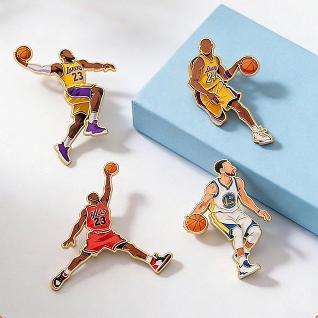 Bandai Sportspieler Emaille-Broschen, Metall, 4-teiliges Set, Bunt / Mehrfarbig - Bild 1