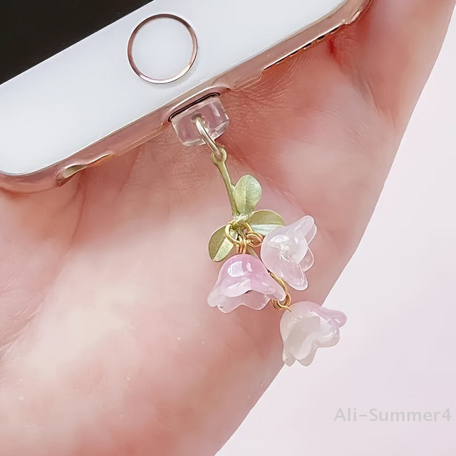 Nettes USB-C Ladeadapter Zubehör mit rosa Maiglöckchen und grünen Blättern als DIY Telefon Charme in Pink und Grün - Bild 1