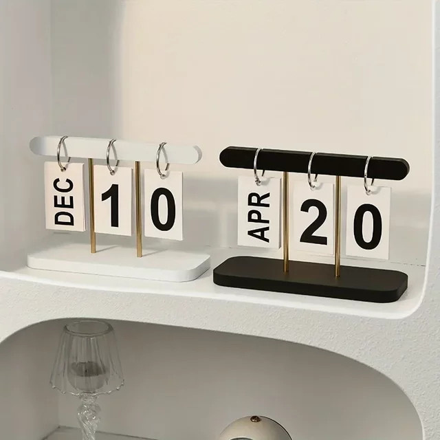 Moderner minimalistischer Klapp-Schreibtischkalender in Schwarz mit täglicher Ansicht auf Englisch - Bild 1