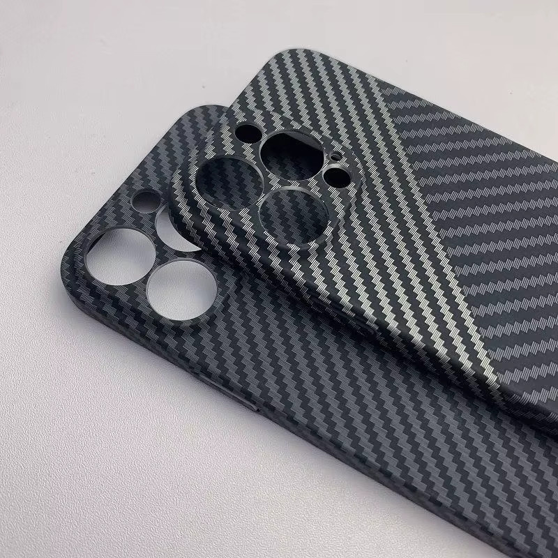 FUCHU Carbon Faser Handyhülle für iPhone 16 15 14 13 12 11 Pro Max, ultra dünne Rückseite mit Kameraschutz, Schwarz/Grün - Bild 2