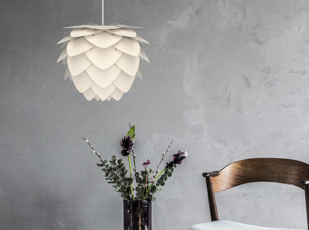 UMAGE Aluvia Leuchtenschirm in Weiß aus Kunststoff und Aluminium in Lotusblüten-Design - Bild 4