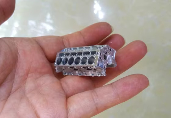 VWHUVW Motorsatz V8 V12 Zylinderblock Kolben 1/18 Harzmaterial - Bild 4