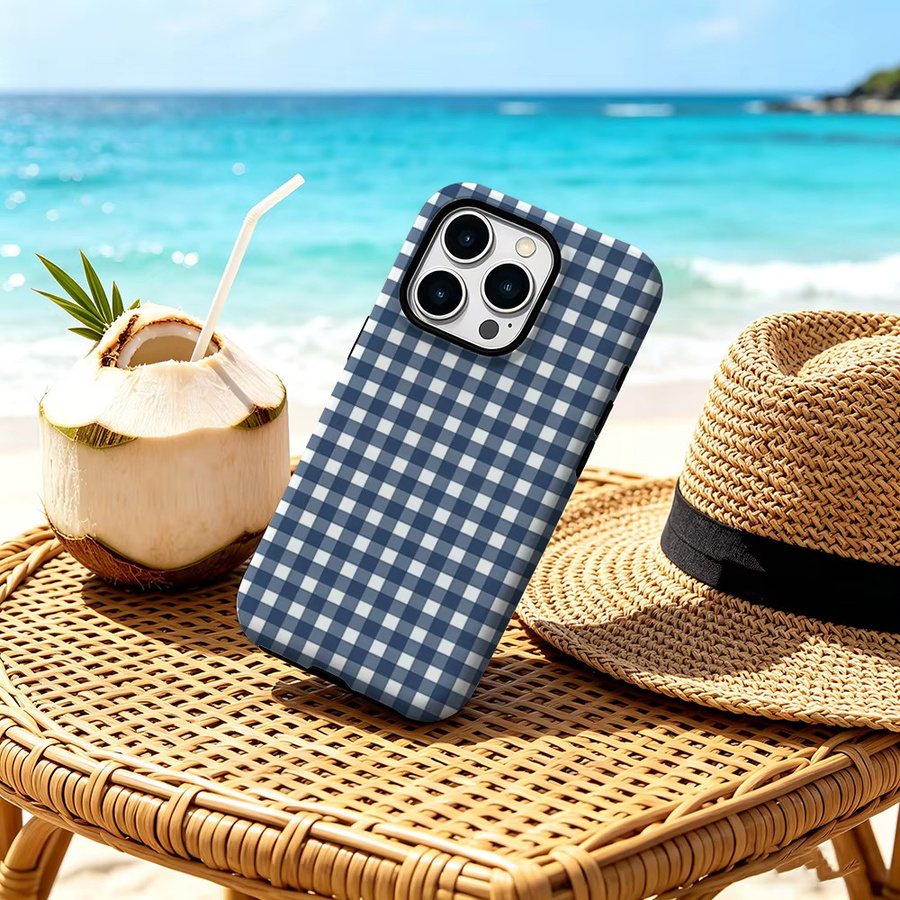 CaseChic MagSafe Schutzhülle mit mattem Bumper und Schachbrettmuster für iPhone 17 16 15 Plus Pro Max in Blau-Weiß Farbverlauf - Bild 3