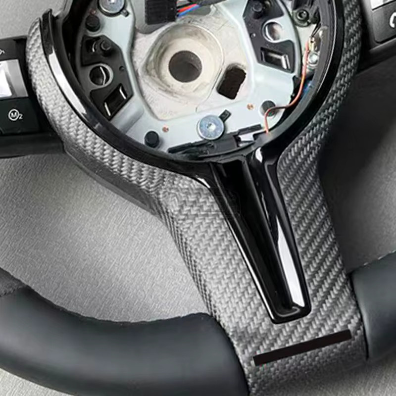 Sportlenkrad aus Alcantara für BMW F30 F10 F31 F20 E60 E90 in Schwarz - Bild 4