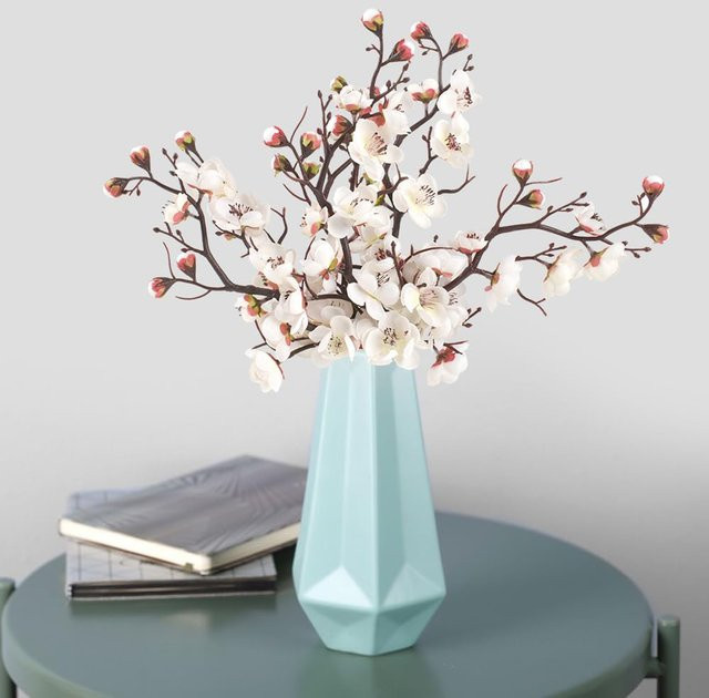 Künstliche Pflaumenblüten und Pfirsichzweige aus Seide in Rot und Weiß für Tischdekoration und Garten-DIY - Bild 1