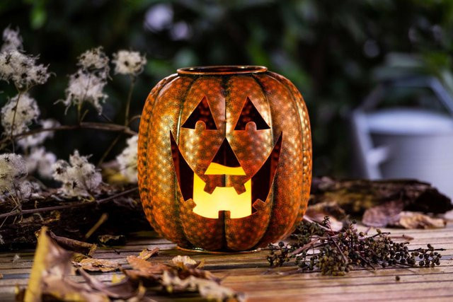I-Glow LED Outdoor Dekokürbis SPOOKY in Orange mit Timer und Flicker-Effekt für Halloween - Bild 1