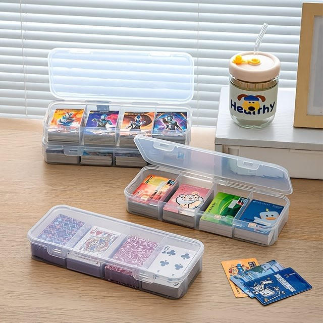 Transparente Karten-Aufbewahrungsbox aus Kunststoff mit Deckel und 4 Fächern für Pokerkarten oder Buskarten - Bild 1