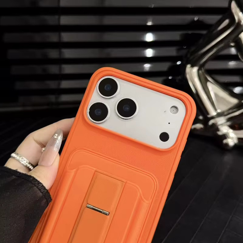 RUWANGAA Stoßfeste Handyhülle mit Kartenhalter aus mattem PC und weichem TPU für iPhone 17 Pro Max, 16 Pro Max, 15, 14, 13 in Orange - Bild 3