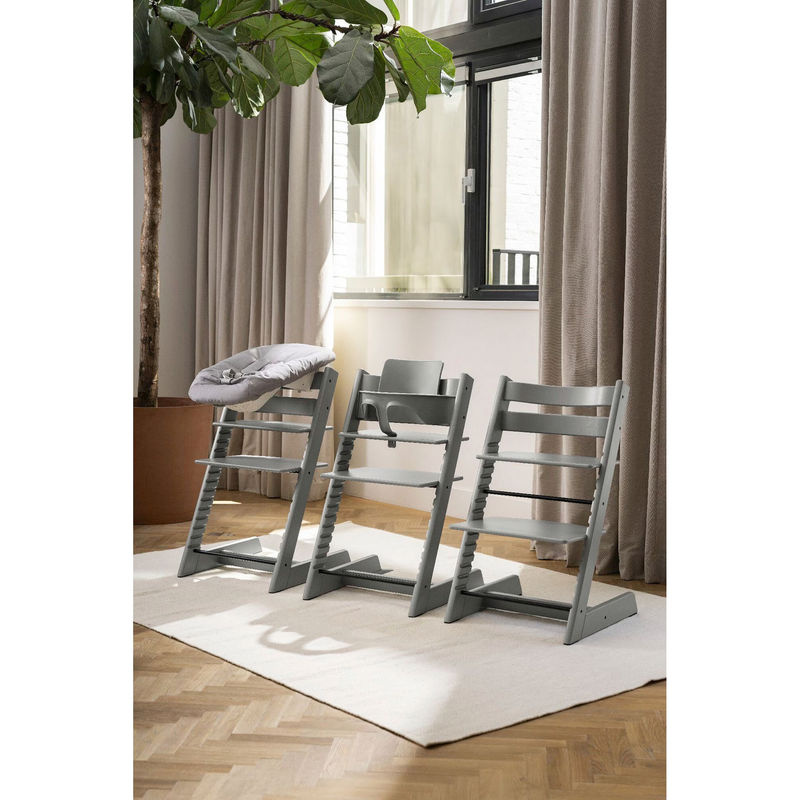 Stokke Tripp Trapp Treppenhochstuhl aus Buchenholz in Grau mit höhen- und tiefenverstellbarer Sitz- und Fußplatte - Bild 2