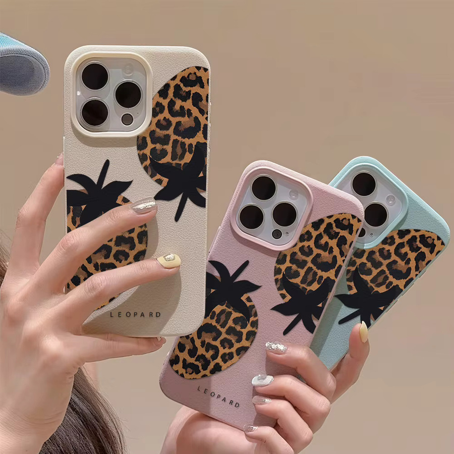 Stoßfeste Silikon Handyhülle mit Leopardenmuster und Erdbeeren für iPhone 17 Pro Max 16 15 14 13 12 in Weiß und Multicolour - Bild 3