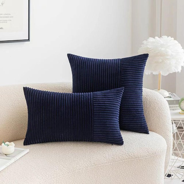 Dekorativer Kord Kissenbezug von Yiran Furniture in Grün und Blau mit Streifenmuster, weich und flauschig für dein Sofa oder Wohnzimmer - Bild 1