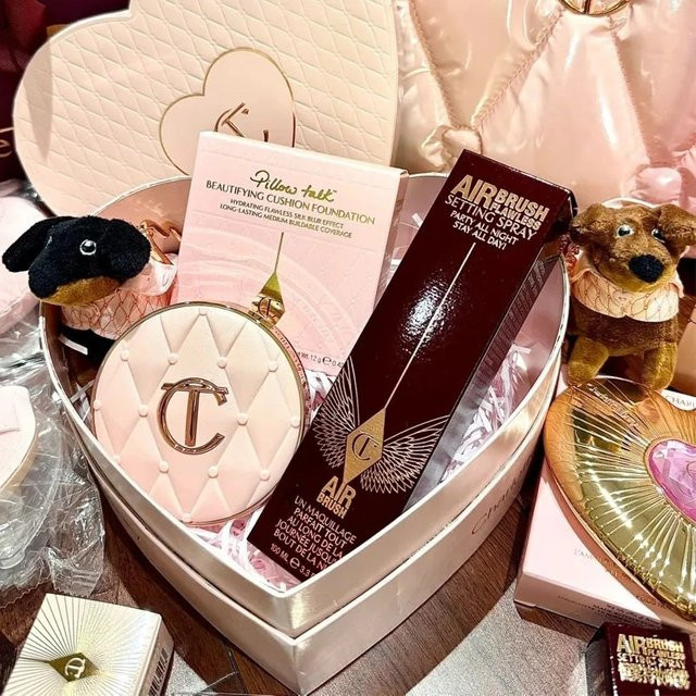 Charlotte Tilbury Puder, Matt - Bild 1