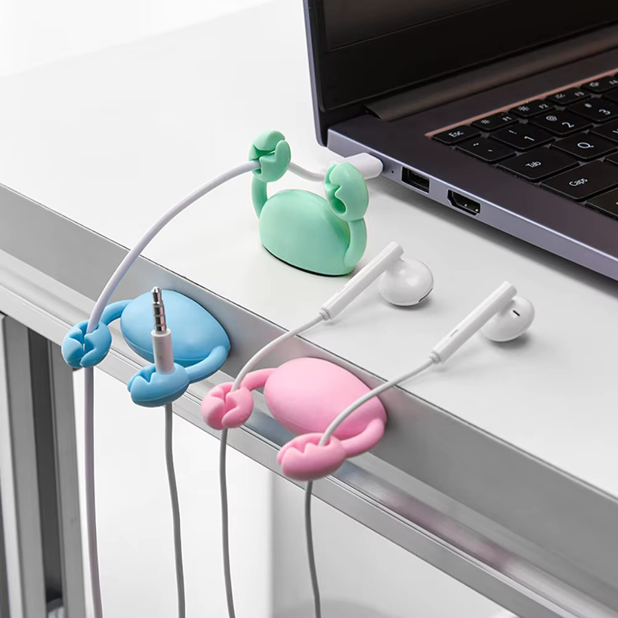 Cartoon-Krabben-Kabel-Organizer aus Kunststoff in Blau und Multicolour für die mobile Ladekabel-Aufbewahrung - Bild 3
