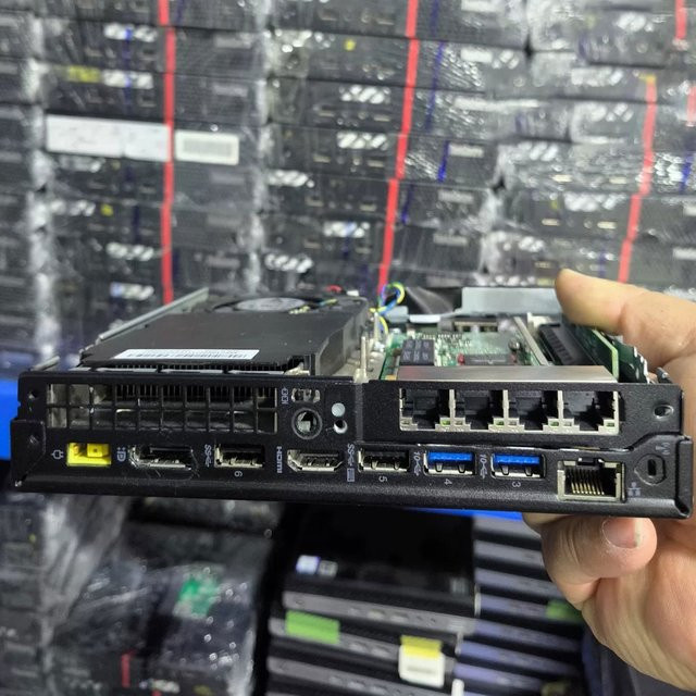 Lenovo 4-Port LAN RJ45 Gigabit Ethernet Bezel-Adapter für M720Q M920Q M920X P310 P320 P330 Tiny 2nd Gen in Schwarz - Bild 1