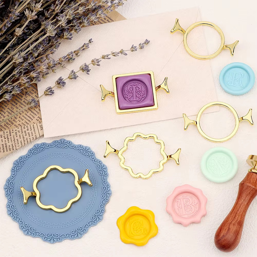 Wachssiegelformen Set aus Metall in Gold mit Silikonmatte für 2,5 cm Stempel zur DIY-Gestaltung von Hochzeitseinladungen und Geschenkkarten, 5 Stück - Bild 3