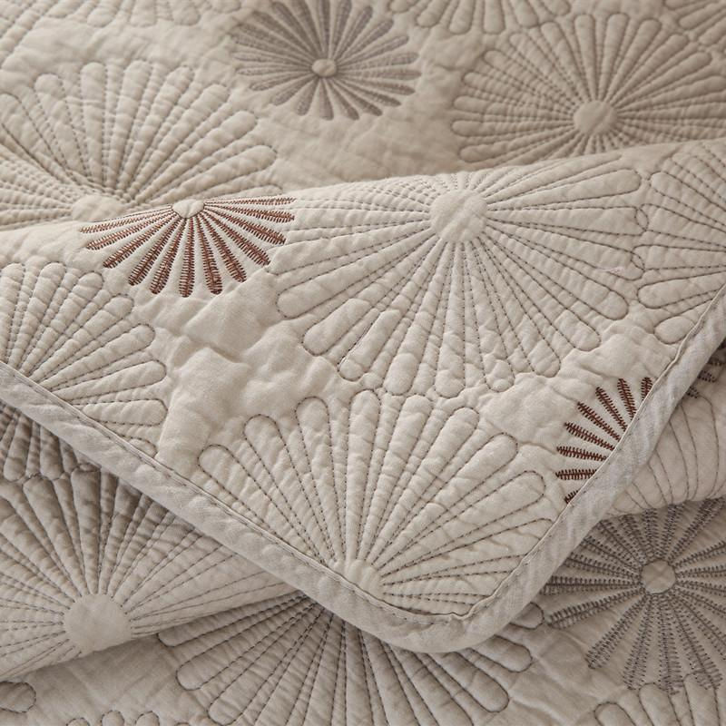 Super Six Doppelseitiges Baumwoll-Sofakissen mit floraler Bestickung, B/H: 70 x 70 cm - Bild 2