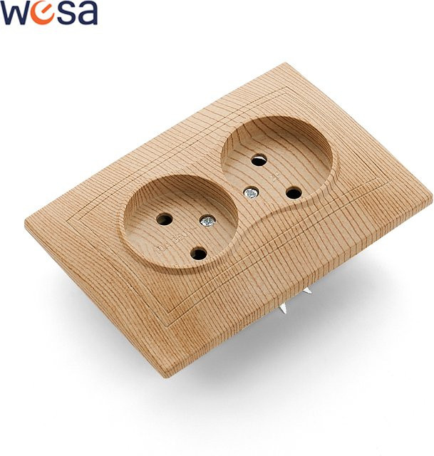 WESA Einbau-Steckdose aus lackiertem Kunststoff in Braun mit flammhemmenden Eigenschaften für EU-Standard-Stecker (250 V) - Bild 1