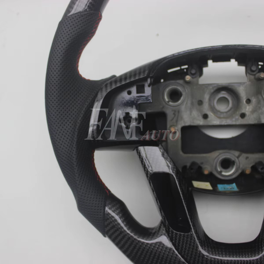 Ersatz-Lenkrad aus echtem Carbon und Leder für Kia K5 Optima 2010-2014 in Schwarz - Bild 2