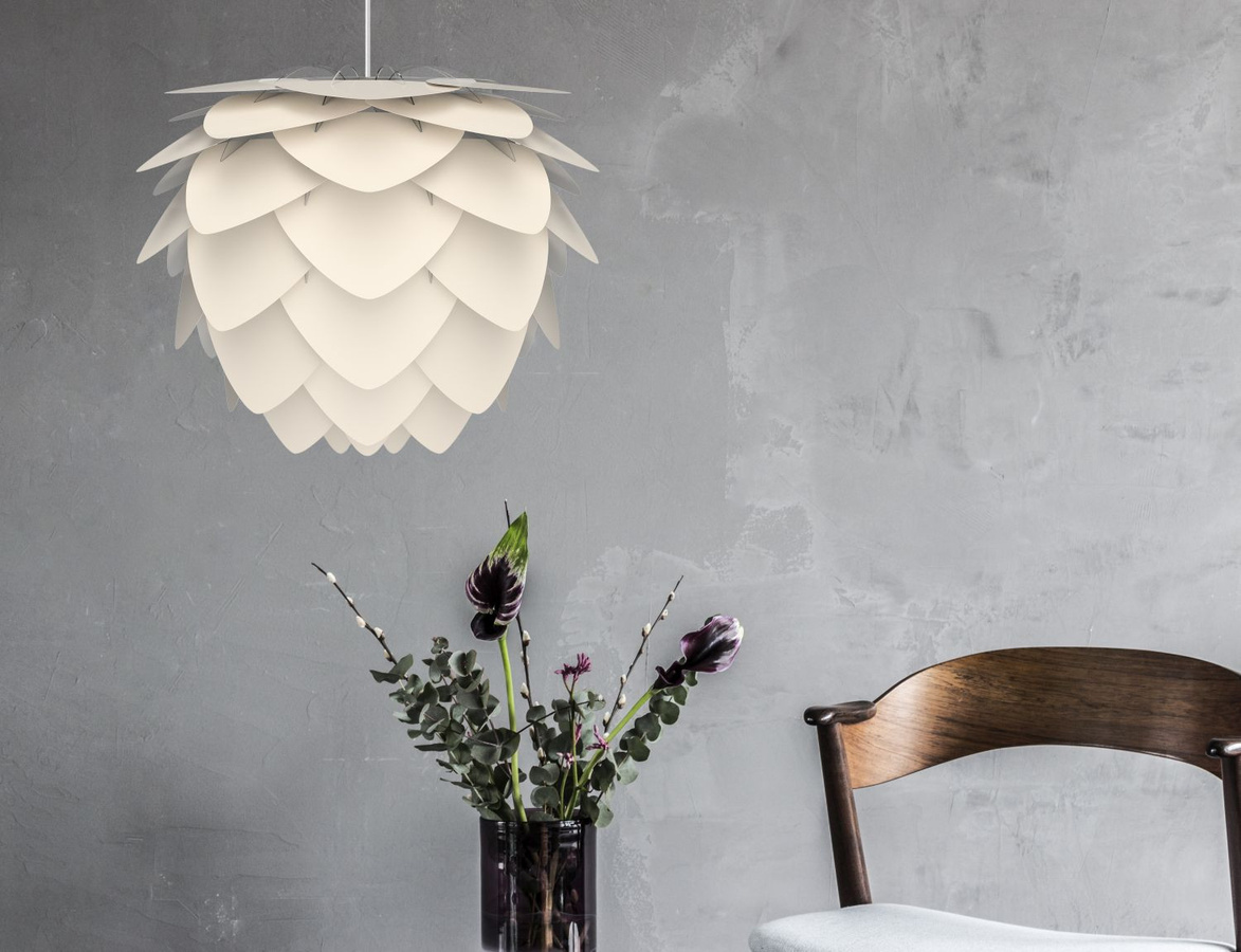 UMAGE Aluvia Leuchtenschirm in Weiß aus Kunststoff und Aluminium in Lotusblüten-Design - Bild 3