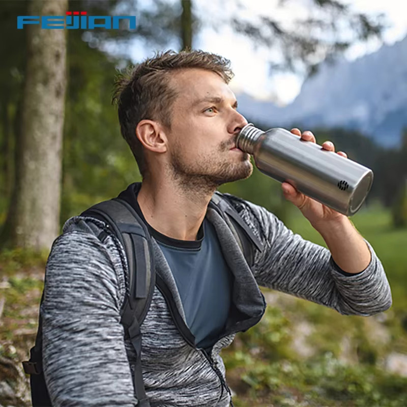 FEIJIAN Edelstahl-Wasserflasche in Silber, 2 l, auslaufsicher und BPA-frei für Sport und Radfahren - Bild 3