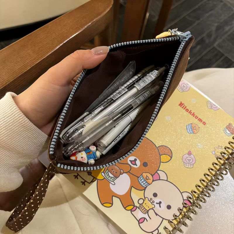 Buuuloo Rilakkuma Federmäppchen mit Stickerei und großem Fassungsvermögen im Kawaii-Design für Teenager und Mädchen - Bild 3