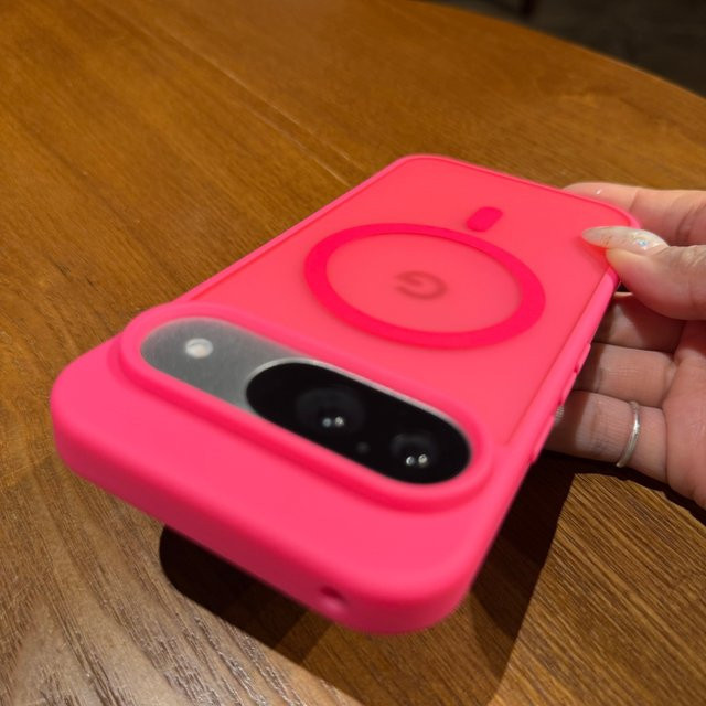 Matte magnetische Handyhülle für Google Pixel 10 und Pixel 9 ProXL mit MagSafe Kompatibilität und stoßfestem Schutz in Black und Pink - Bild 1