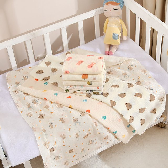 DANIVIVI Baby Decke aus doppelschichtiger Baumwolle Musselin als leichte Sommer Decke und Swaddle Wrap für Neugeborene - Bild 1