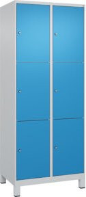 C+P Schließfachschrank Classic PLUS mit 2 Abteilen und Füßen, Farbe Lichtgrau und Lichtblau, B/T/H: 80 x 50 x 195 cm - Bild 1
