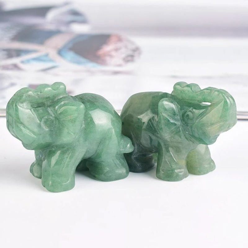 Handgeschnitzte Elefanten-Figur aus grünem Naturstein Aventurin und Jade - Bild 1