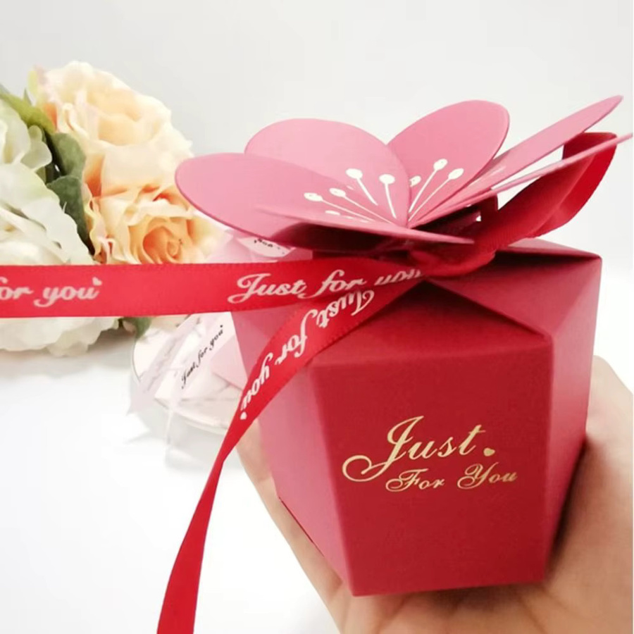 10 Stück kreative Geschenkboxen aus Papier mit Blütenblatt-Design und Band in Rot für Hochzeiten, Babypartys und Partys - Bild 2