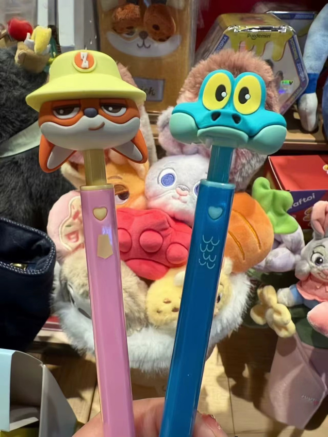 Disney Zootopia 2 Nick Wilde Kugelschreiber Motiv Schreibtisch-Ornament für Schüler und Fans, Mehrfarbig - Bild 3