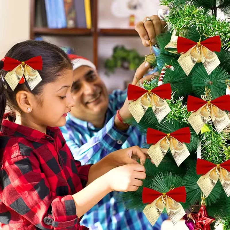 60er Set rote Stoffschleifen mit Schriftzug als hängende Weihnachtsdekoration für den Weihnachtsbaum in Rot und Silber - Bild 4