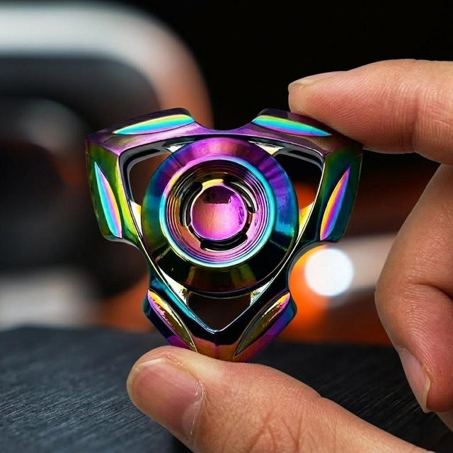 Tri Fidget Spinner Metall, Hand Spinner, irisierend - Bild 1