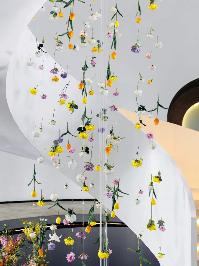 Aqumotic Blumen-Trennwand als hängender Vorhangdraht mit mehrfarbigen Pflanzen zur DIY-Raumtrennung - Bild 2