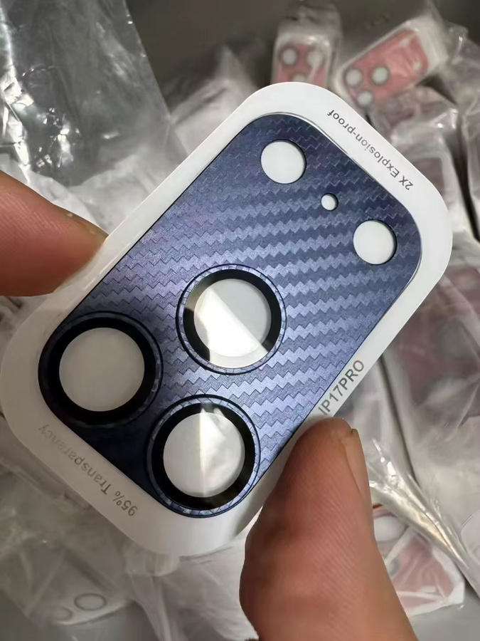 Apple iPhone 17 Pro Max und iPhone 17 Pro Metallfaser-Kevlar-Objektivschutz mit Glasabdeckung in Silber - Bild 2