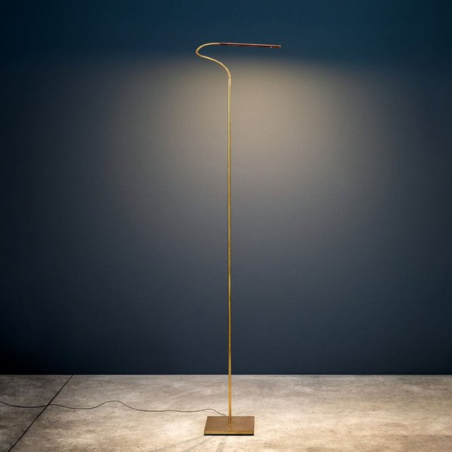 Catellani & Smith Lola F LED-Stehleuchte aus Metall in Gold/Messing und Kupfer, dimmbar und verstellbar - Bild 1