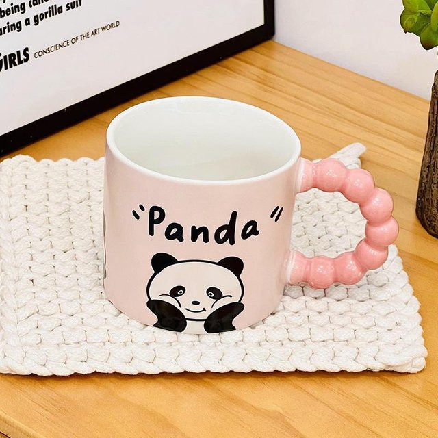 Keramiktasse mit Deckel und Löffel von Yiran Furniture im süßen Bären-Design, Farbe: Pink, Volumen: 350 ml - Bild 1
