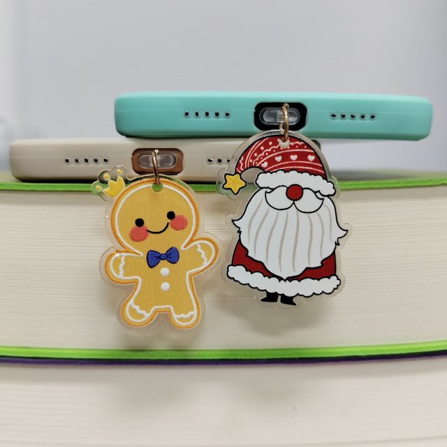 Weihnachts Lebkuchenmann Staubschutz Stecker für USB-C Ladeport in Gelb und Multicolour als Geschenk für Damen - Bild 1