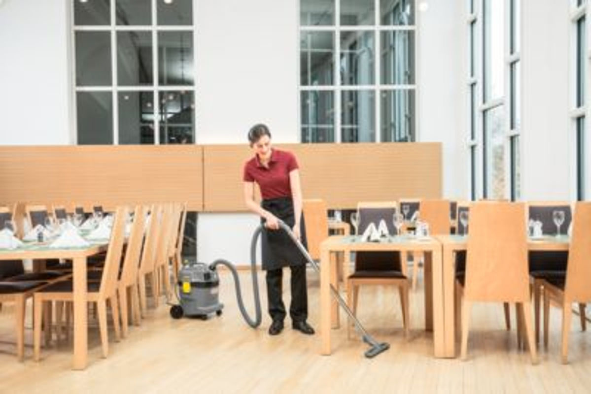 Kärcher Professional Nass-/Trockensauger NT 22/1 Ap Te L in Grau mit halbautomatischer Filterabreinigung und Gerätesteckdose - Bild 3